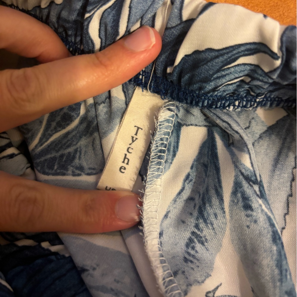 Patterned Shorts - Picture 2 of 4